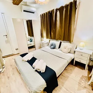  Apartament Pantheon Luxury Historic Center